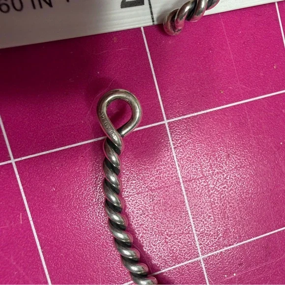 James Avery Twisted Silver Hook On Bracelet - Picture 4 of 4